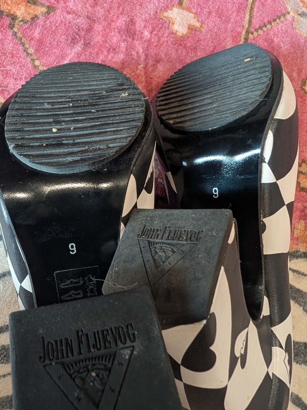 John Fluevog Women’s Black & White Heart Print Block Heel Pumps - Picture 5 of 5
